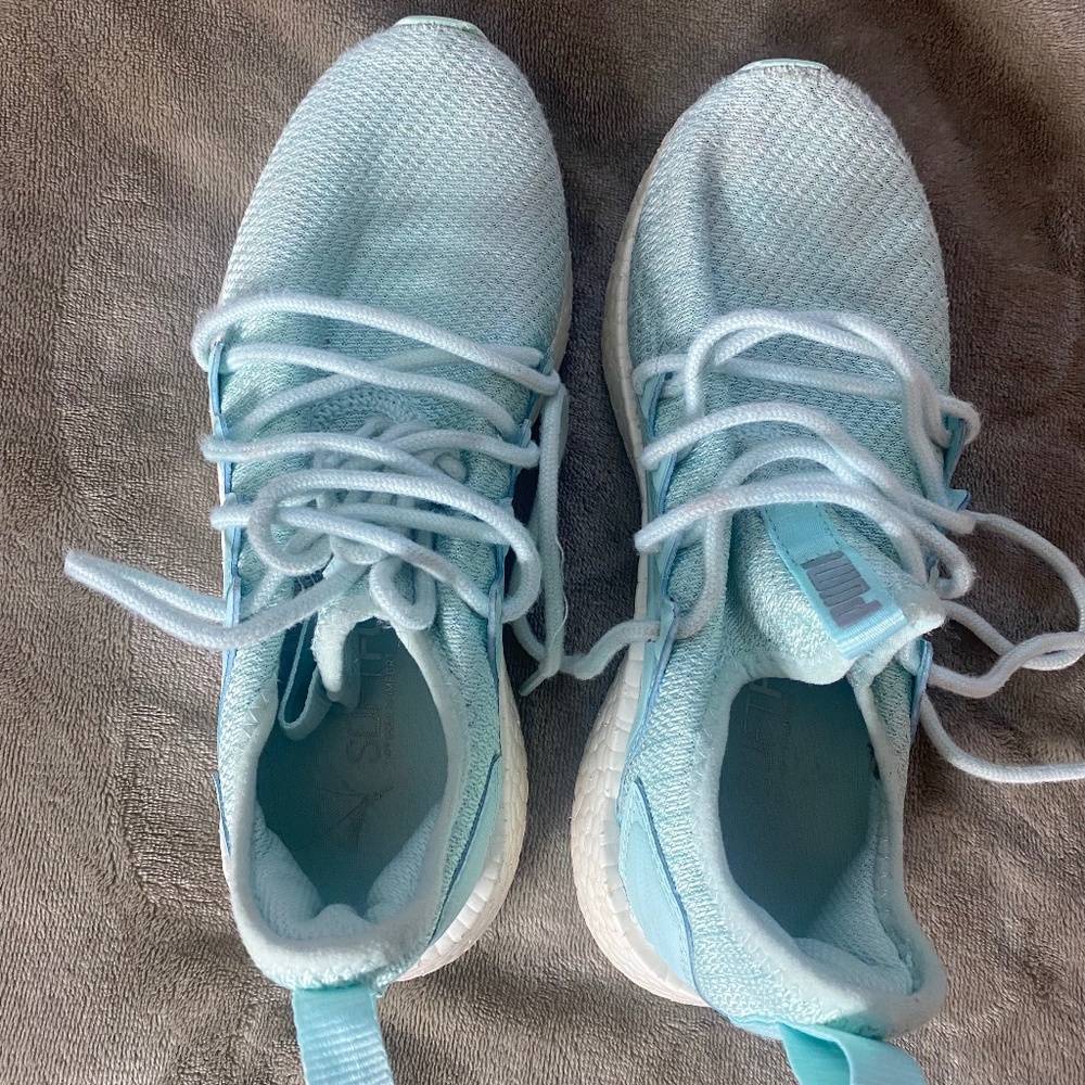 Puma Sneakers